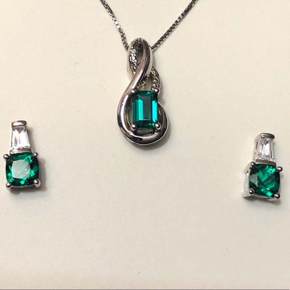 Emerald and silver set
